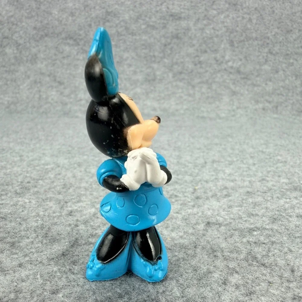 Disney Minnie Mouse PVC Figure Blue Dress Holding Gloves 2.75